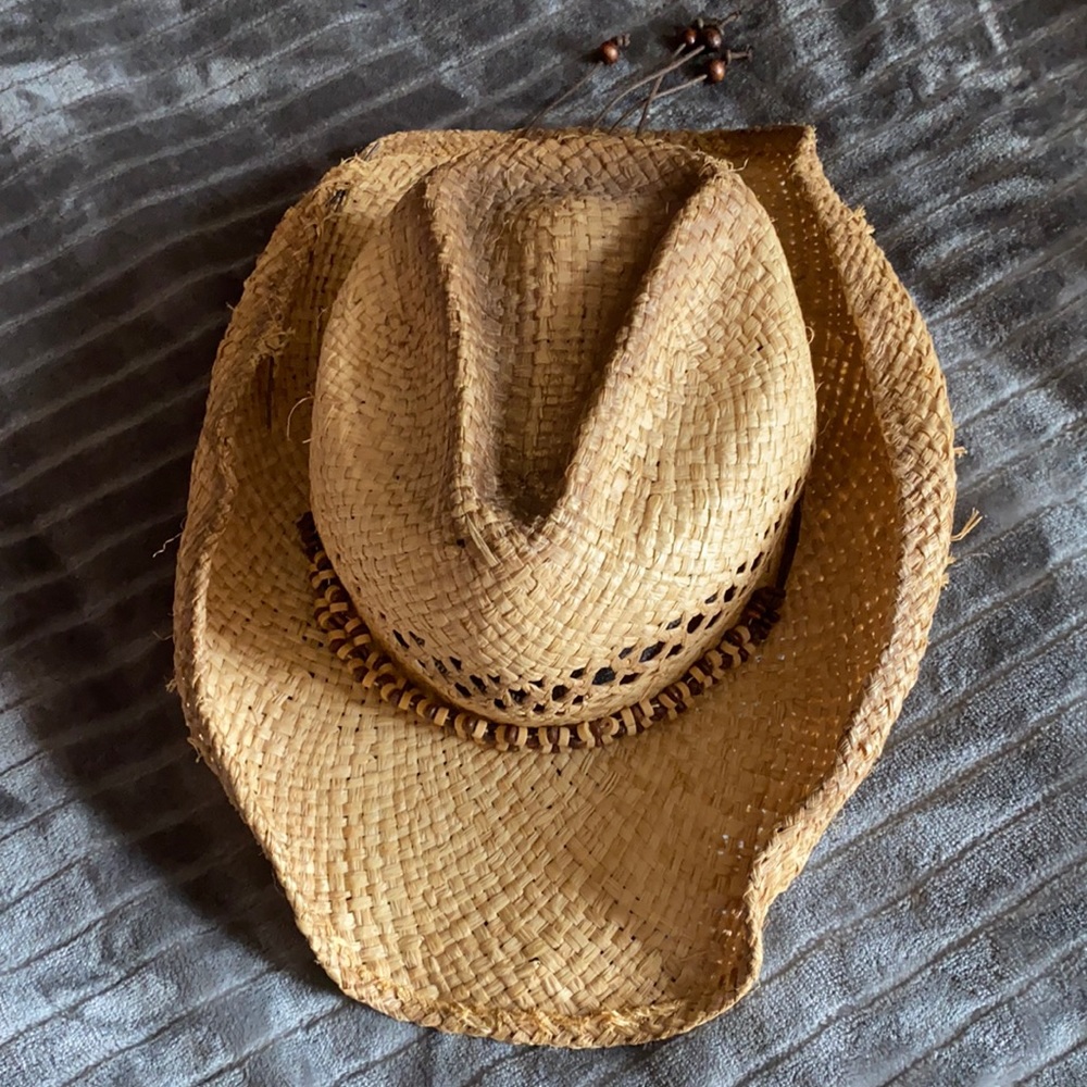 Straw beach hat.